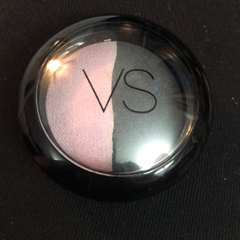 Victoria Secrets eyeshadow pink and black duo